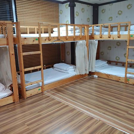 Seom Guesthouse Seogwipo-stad Buitenkant foto