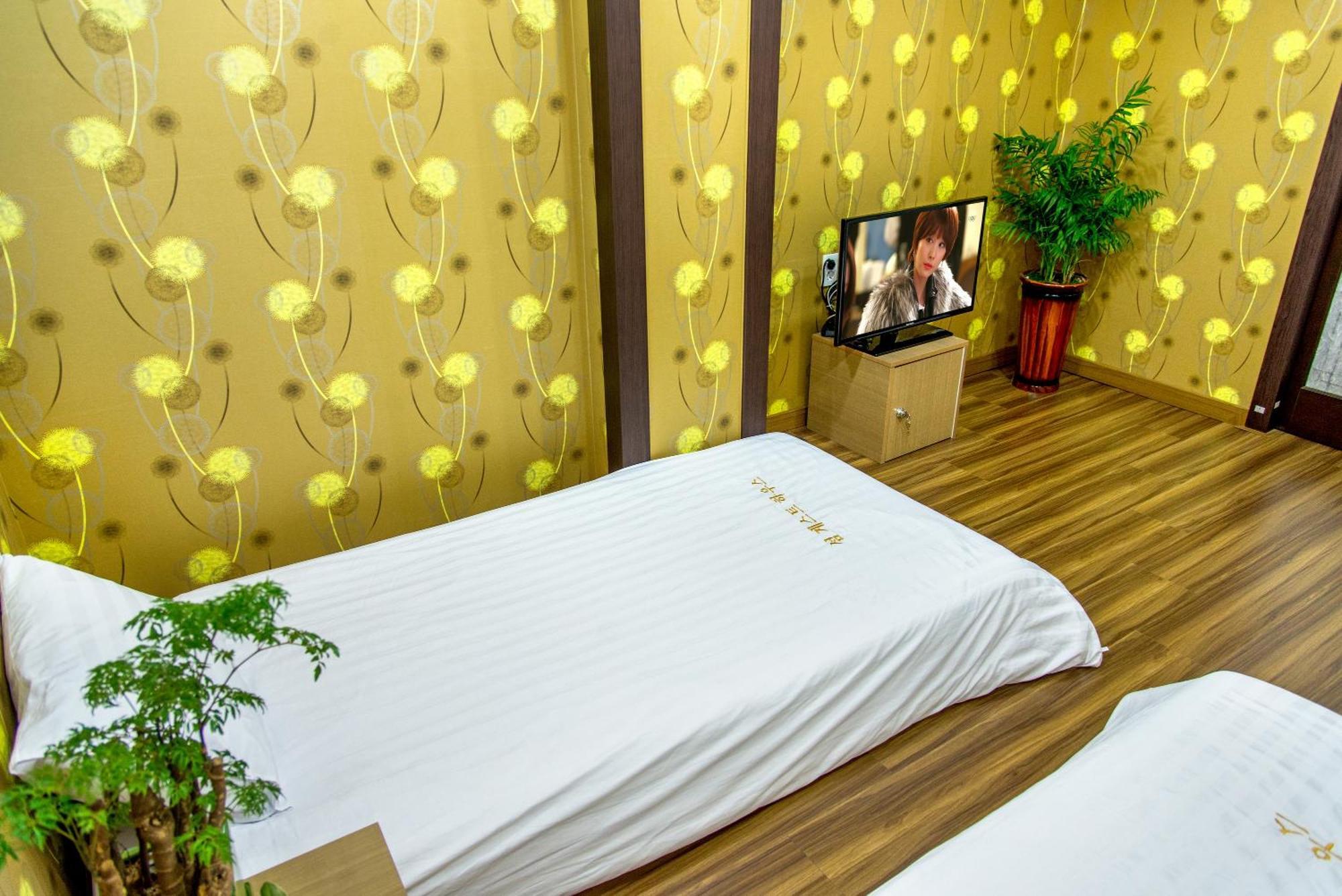 Seom Guesthouse Seogwipo-stad Buitenkant foto