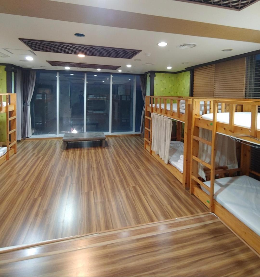 Seom Guesthouse Seogwipo-stad Buitenkant foto