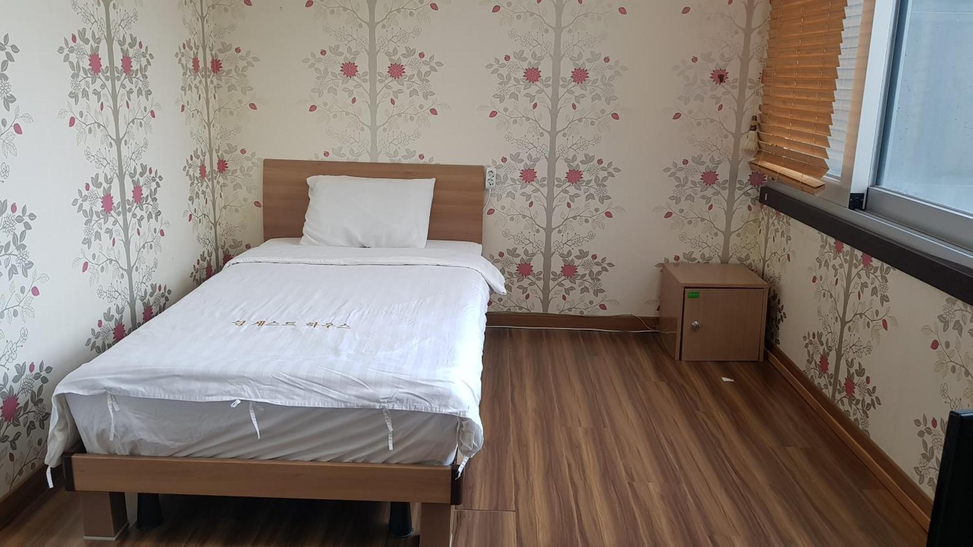 Seom Guesthouse Seogwipo-stad Buitenkant foto